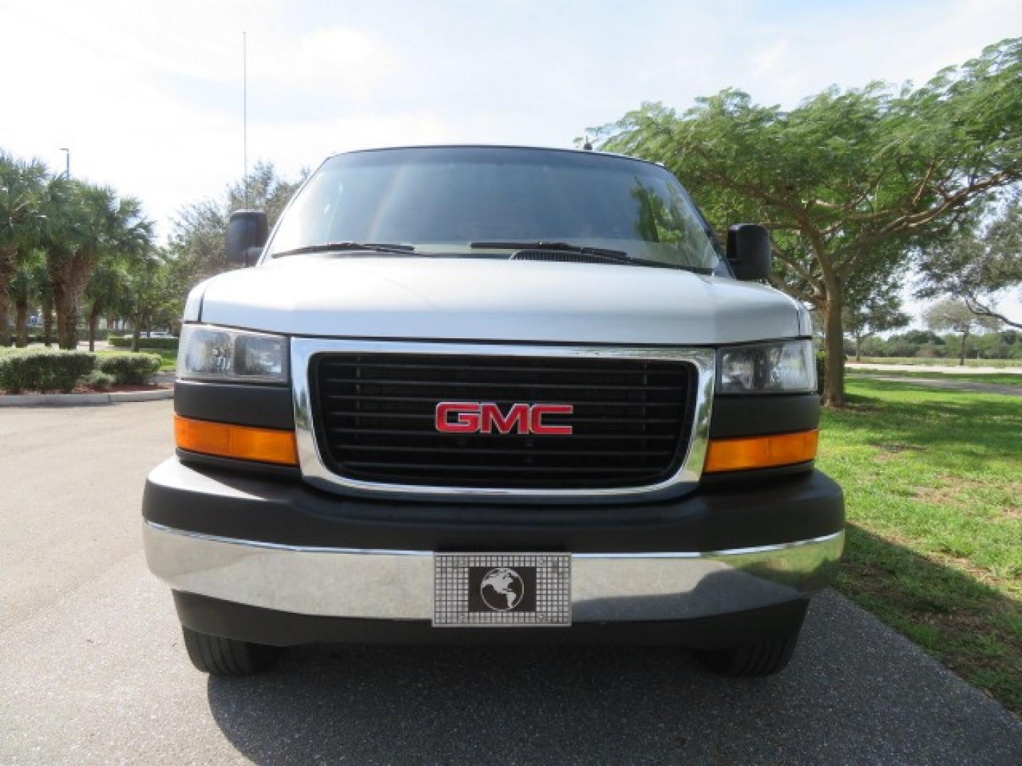 2017 Silver /Tan GMC Savana (1GTW7AFG6H1) , 4x4 transmission, located at 4301 Oak Circle #19, Boca Raton, FL, 33431, (954) 561-2499, 26.388861, -80.084038 - Photo#6